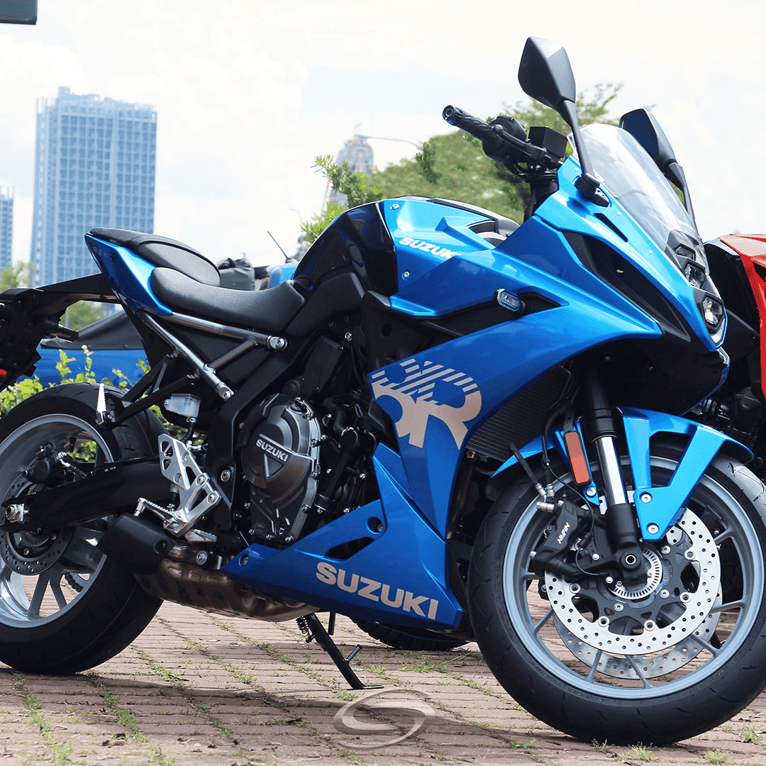Suzuki GSX-8R – View 1